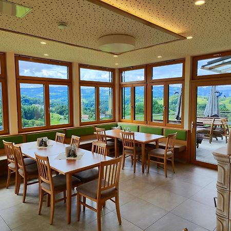 Bed and Breakfast Weingut Fellner Лойчах Екстер'єр фото