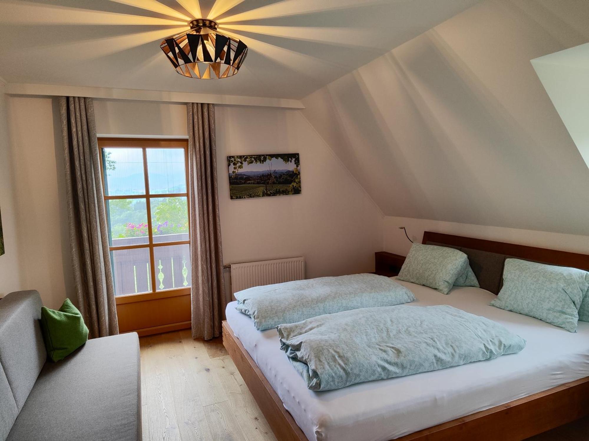 Bed and Breakfast Weingut Fellner Лойчах Екстер'єр фото